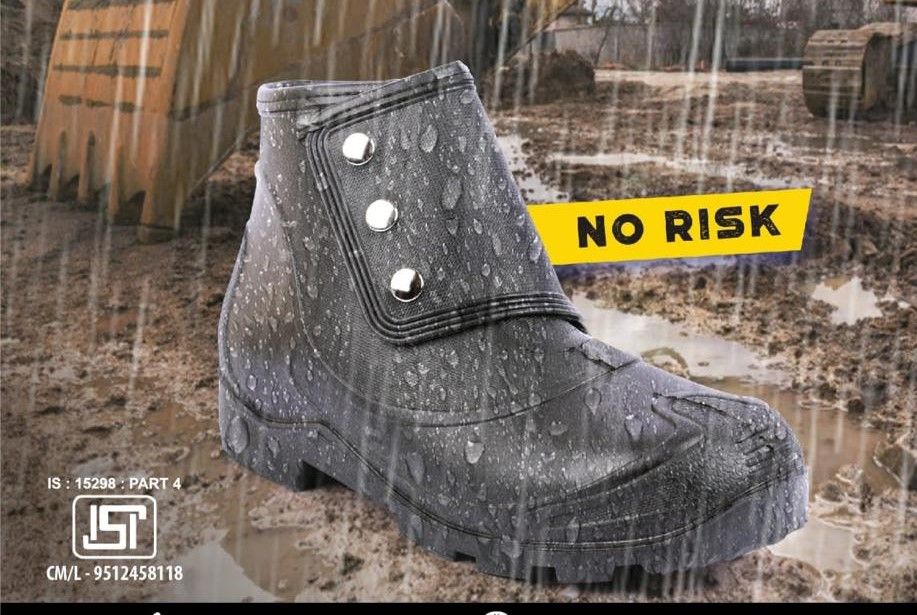 Rainy Safety Shoes - No Risk Foot Protection Products Manufacturer